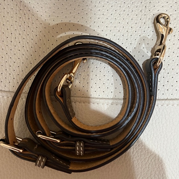 Dooney and Bourke crossbody - Picture 3 of 6